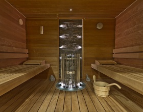 Sauna wykonana z Thermory thermo osiki w modyfikacji Medium